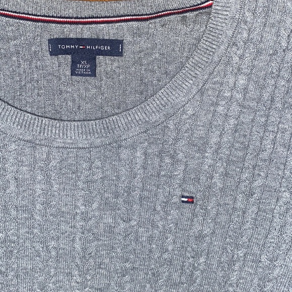Tommy Hilfiger sweater - Picture 2 of 4